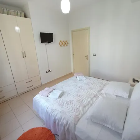 Апартаменты 2 Bedrooms Qerret *
