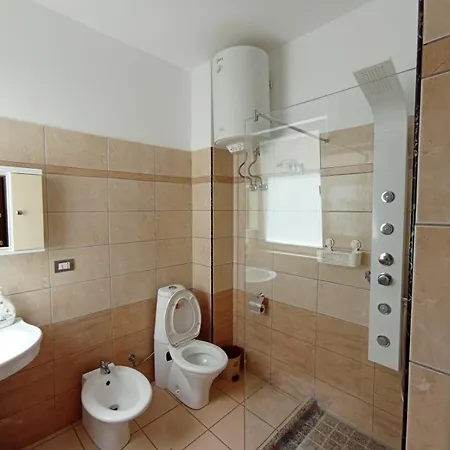 2 Bedrooms Qerret * Голем