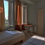 2 Bedrooms Qerret 格勒姆