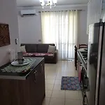 2 Bedrooms Qerret 格勒姆