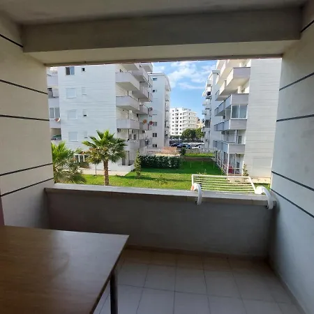 2 Bedrooms Qerret 아파트