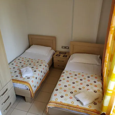 2 Bedrooms Qerret * 골렘