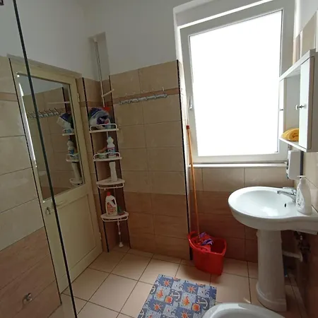 Apartamento 2 Bedrooms Qerret